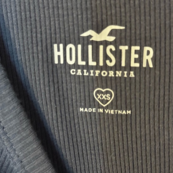 EUC Hollister Paradise 1970 Cropped Graphic Tank Top in Blue XXS - Picture 3 of 7